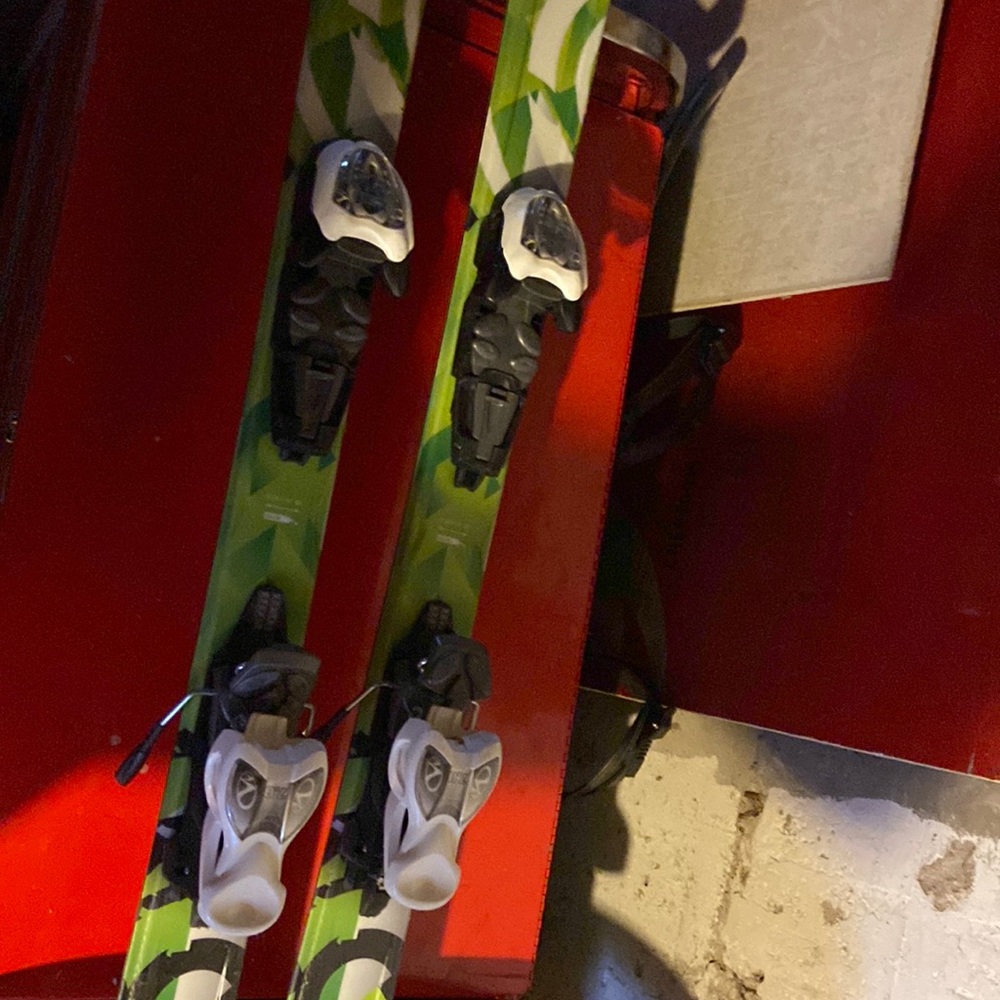 Axis green skis